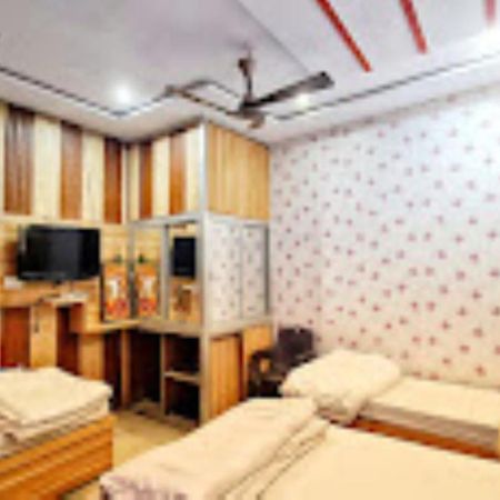 Hotel Mahabir Inn ماثورا المظهر الخارجي الصورة