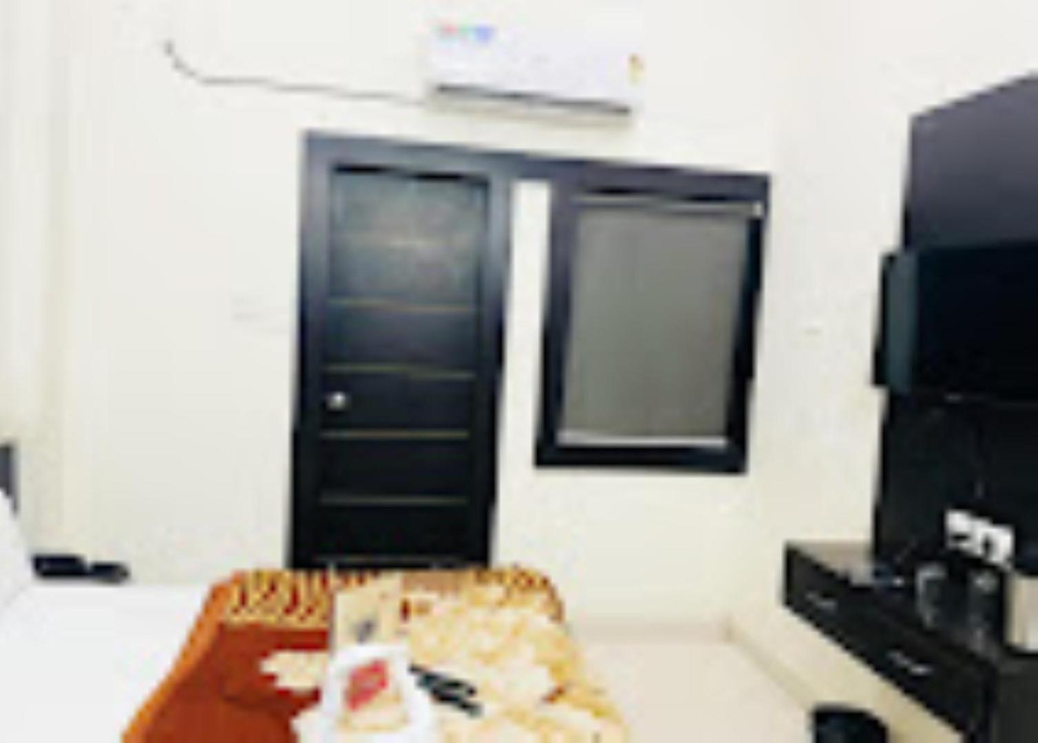 Hotel Mahabir Inn ماثورا المظهر الخارجي الصورة