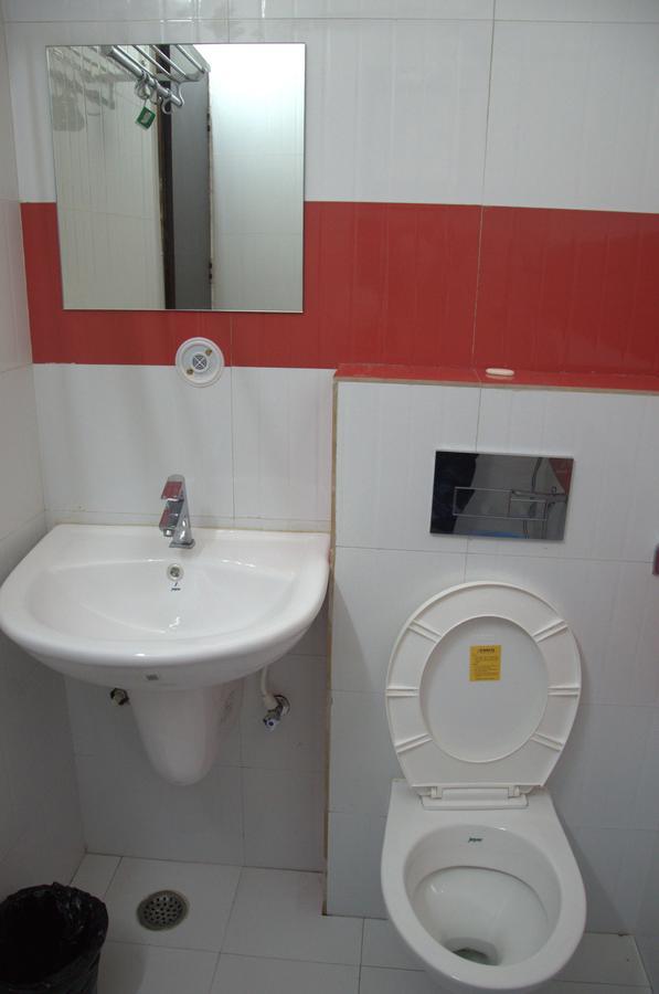Hotel Mahabir Inn ماثورا المظهر الخارجي الصورة
