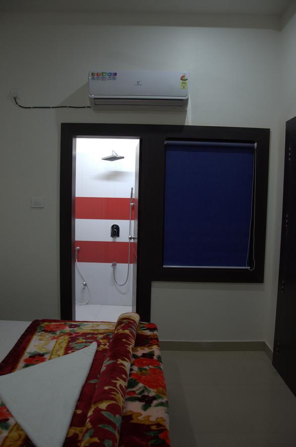 Hotel Mahabir Inn ماثورا المظهر الخارجي الصورة